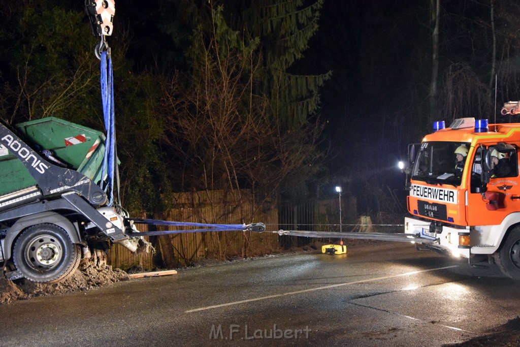 Container LKW umgestuerzt Koeln Brueck Bruecker- Dellbruecker Mauspfad P474.JPG - Miklos Laubert